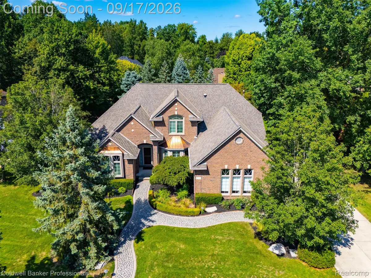 3751 Lake Forest Drive, Sterling Heights, MI 48314 - #1