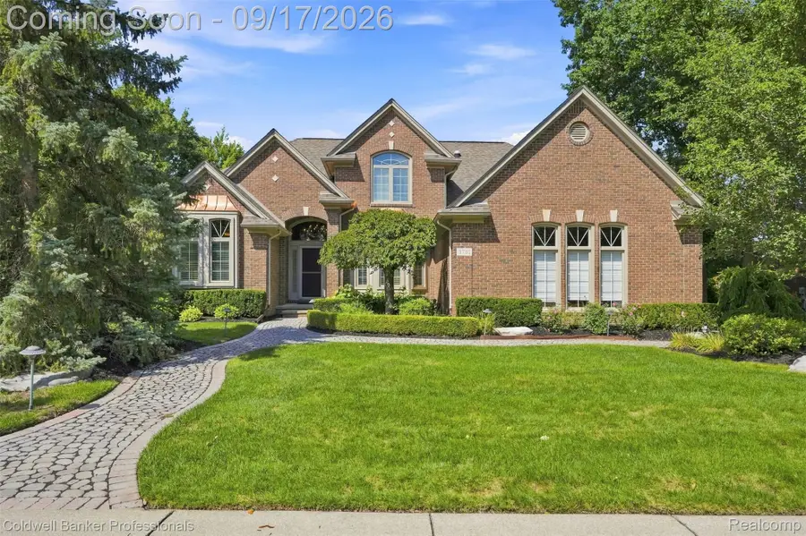 3751 Lake Forest Drive, Sterling Heights, MI 48314 - #2