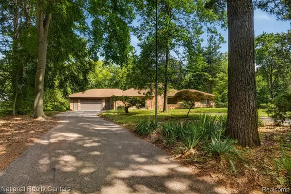 24644 Edgemont Drive, Southfield, MI 48033