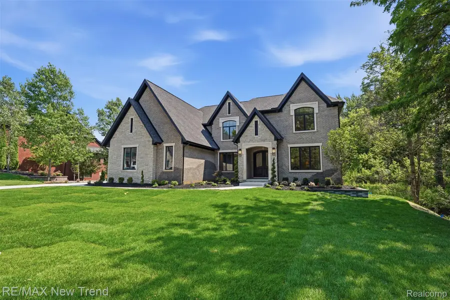 28943 Wintergreen, Farmington Hills, MI 48331 - #2