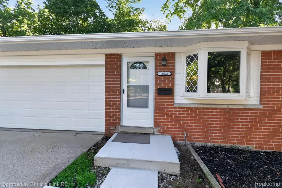 1582 Stephens Drive, Ypsilanti, MI 48198 - #3