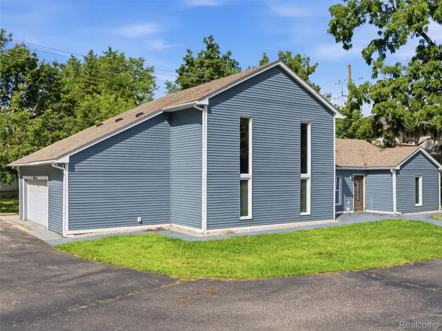 3700 Green Lake Road, West Bloomfield, MI 48324 - #3