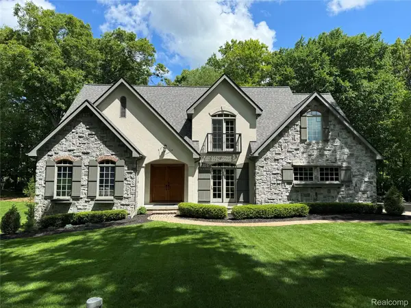 11246 Honeysuckle Court, Fenton, MI 48430