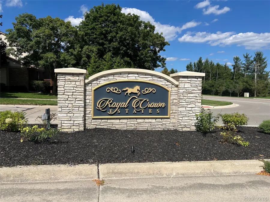 45475 Irvine Drive, Novi, MI 48374 - #2