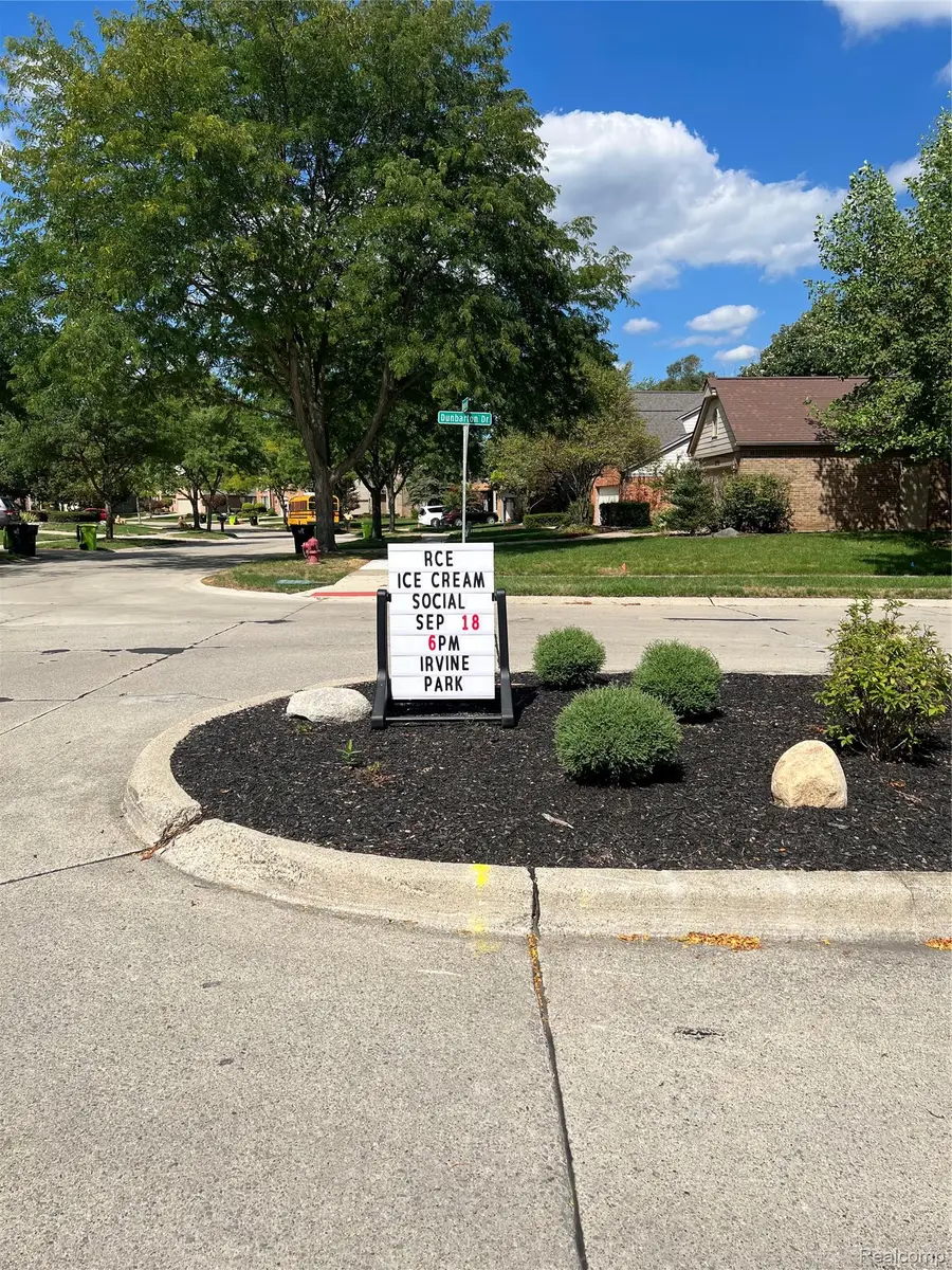 45475 Irvine Drive, Novi, MI 48374 - #3