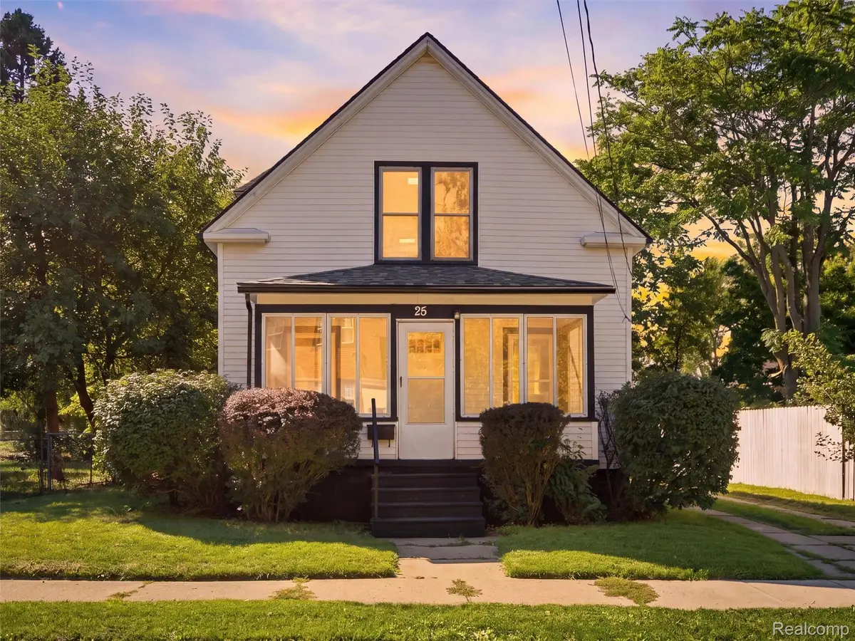 25 Lincoln Street, Pontiac, MI 48341 - #1
