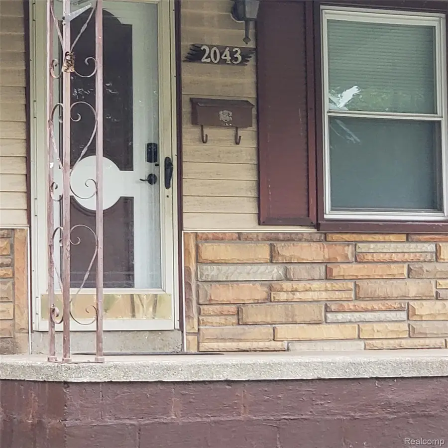 2043 Mill Street, Lincoln Park, MI 48146 - #3