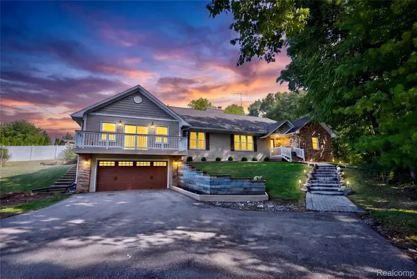 9103 Fenton Road, GrandBlanc, MI 48439