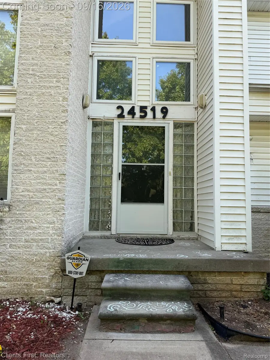 24519 Willowbrook, Novi, MI 48375 - #3