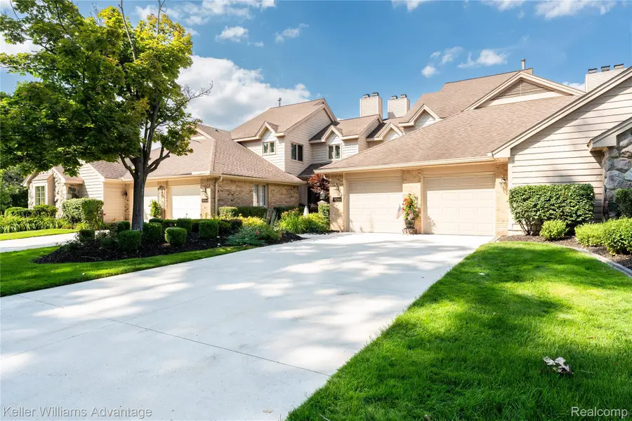 18048 Blue Heron Drive W, Northville, MI 48168 - #3