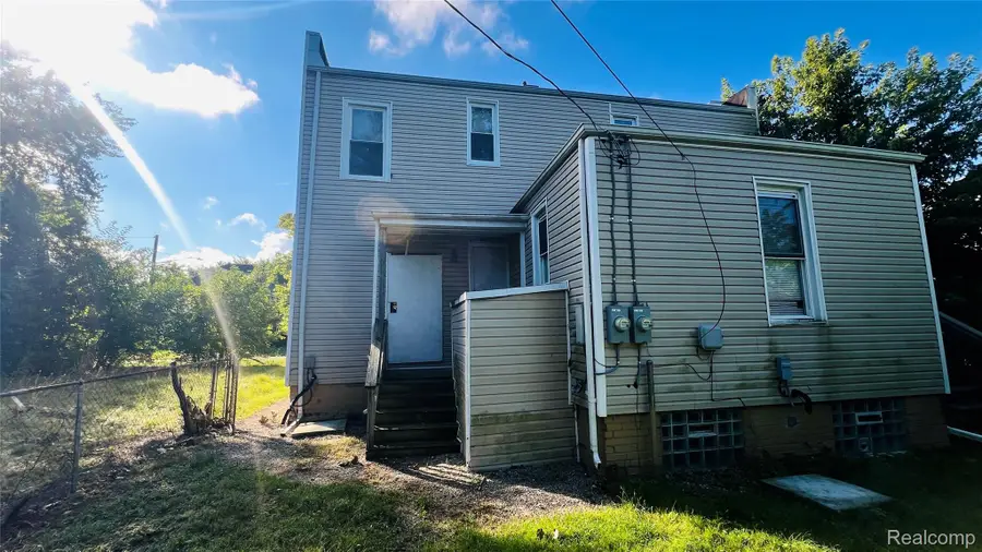 233 Leicester Court, Detroit, MI 48202 - #3