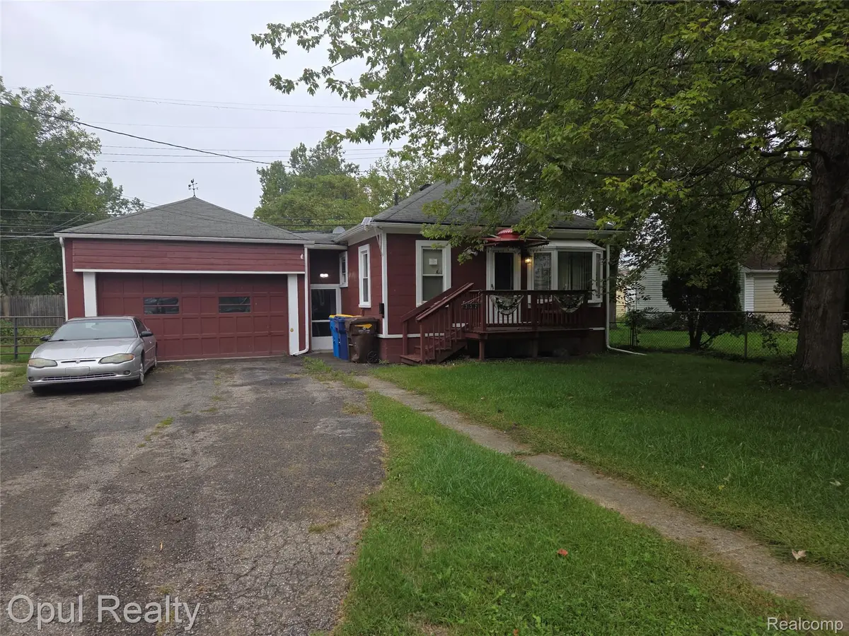 35312 Chestnut Street, Wayne, MI 48184 - #1