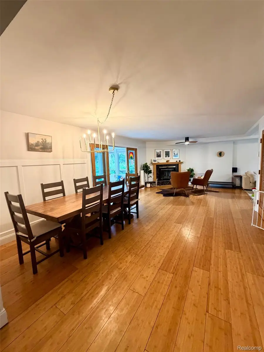 6820 White Pine Drive, Bloomfield, MI 48301 - #3