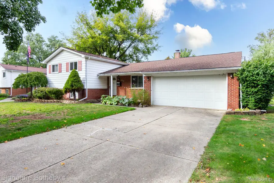 32478 Washington Street, Livonia, MI 48150 - #2