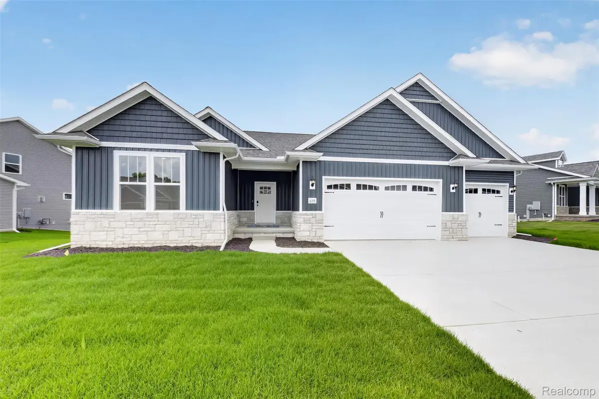 659 Round Rock Dr, Howell, MI 48843 - #1
