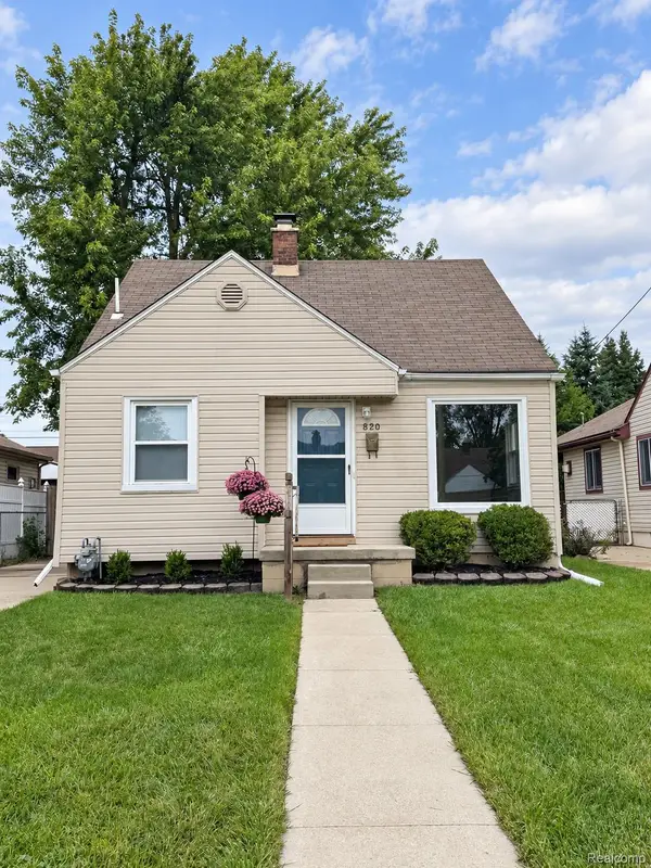820 Cloverlawn Boulevard, LincolnPark, MI 48146