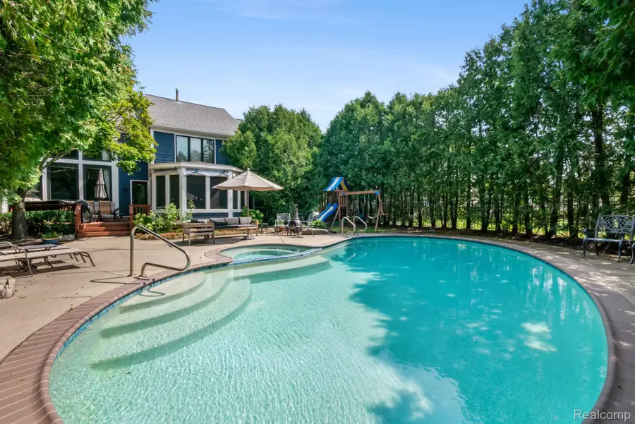 7367 Village Square Drive, West Bloomfield, MI 48322 - #2