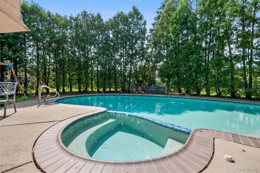 7367 Village Square Drive, West Bloomfield, MI 48322 - #3