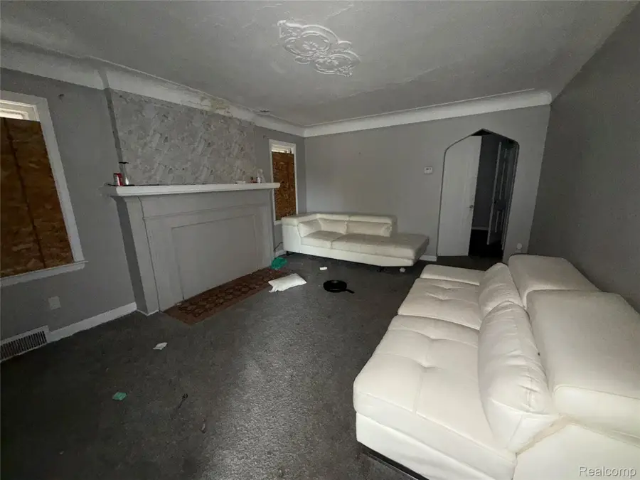 10437 Mckinney Street, Detroit, MI 48224 - #2