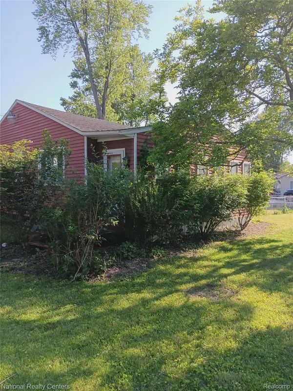 30429 Pardo Street, GardenCity, MI 48135