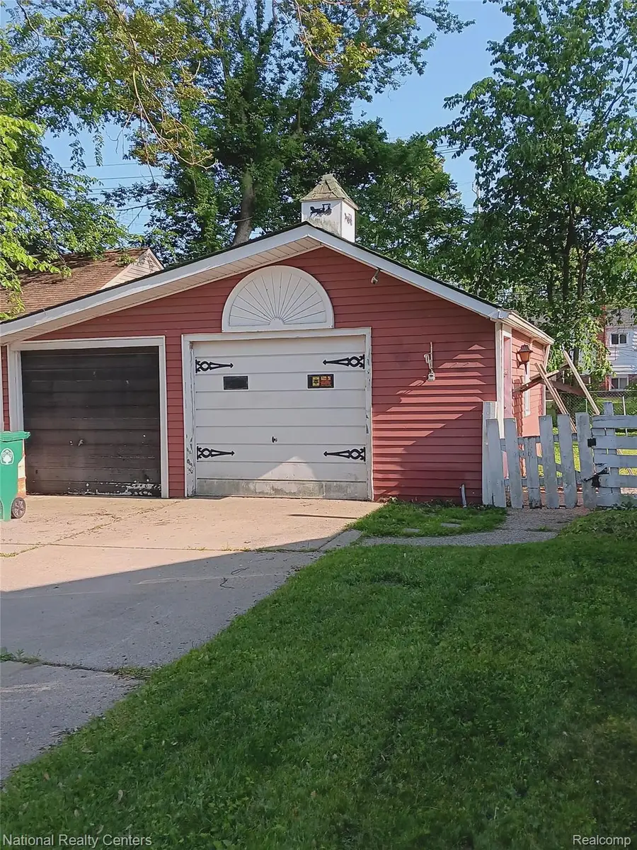 30429 Pardo Street, Garden City, MI 48135 - #2