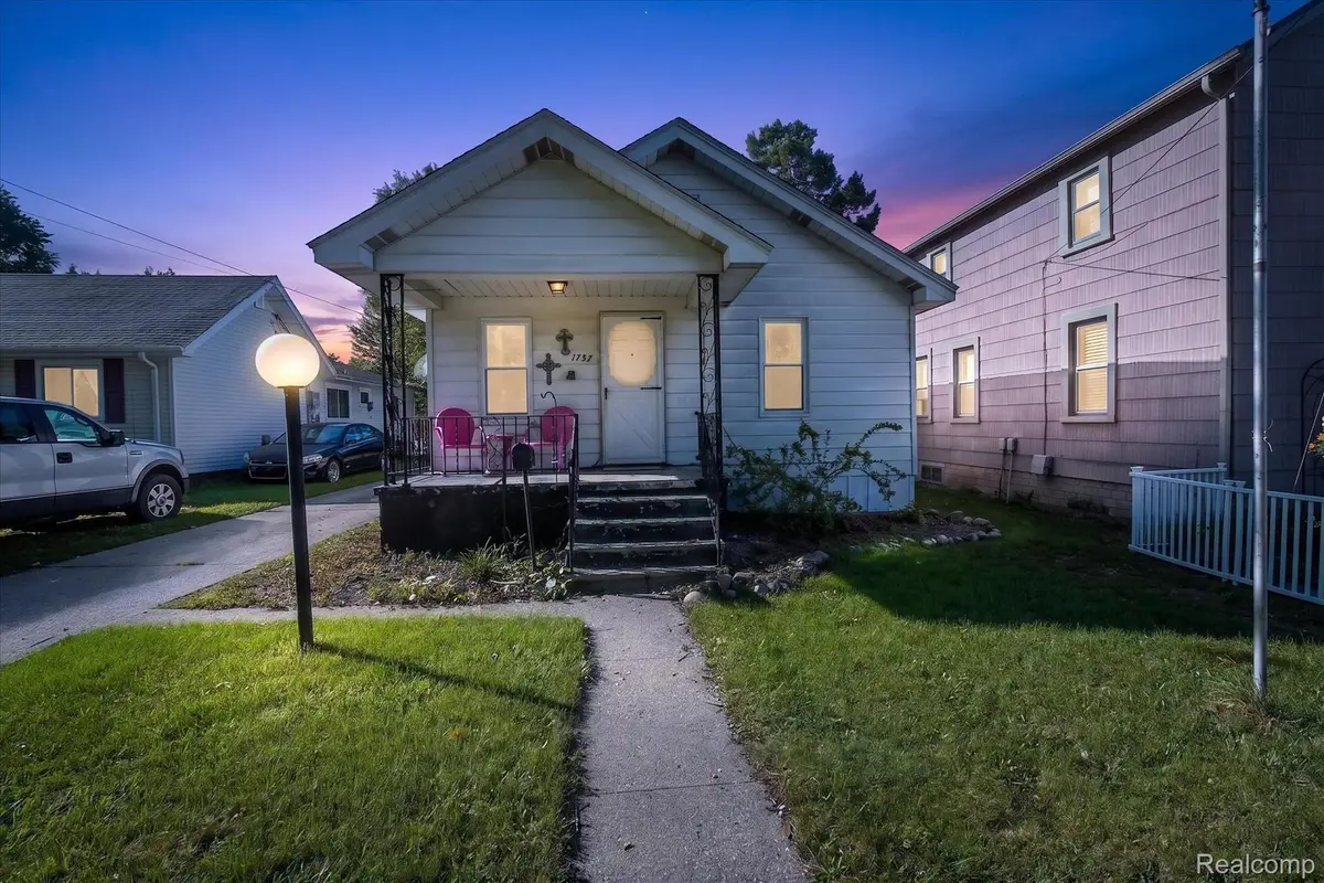 1737 Kollen Street, Saginaw, MI 48602 - #1