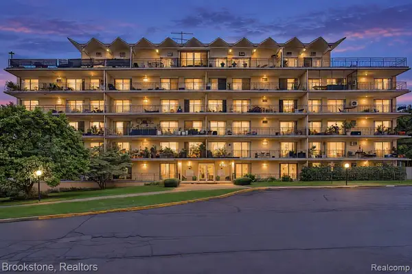 8300 E Jefferson Avenue #308, Detroit, MI 48209