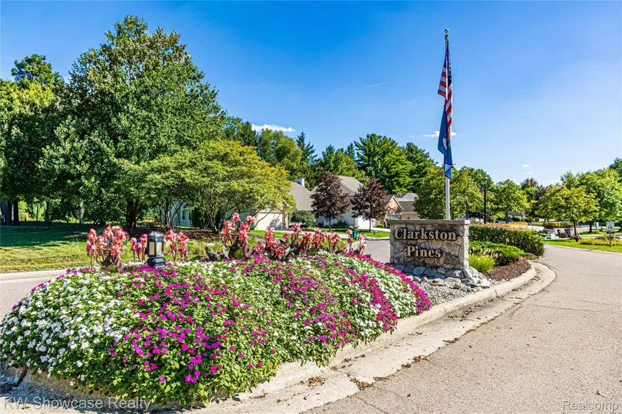 5373 Forest Ridge Drive, Clarkston, MI 48346 - #2