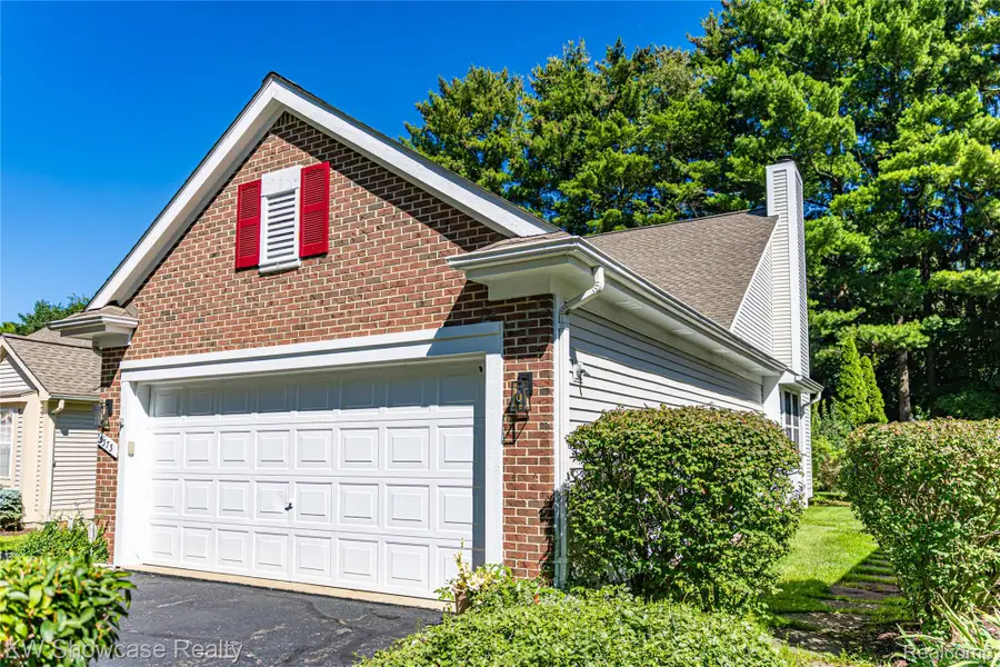 5373 Forest Ridge Drive, Clarkston, MI 48346 - #3