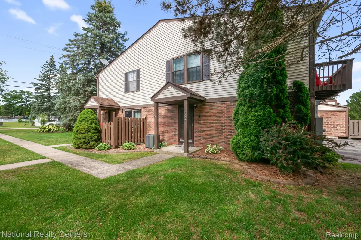 7777 Pontiac Lake Road, Waterford, MI 48327 - #1