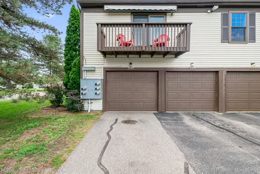 7777 Pontiac Lake Road, Waterford, MI 48327 - #2