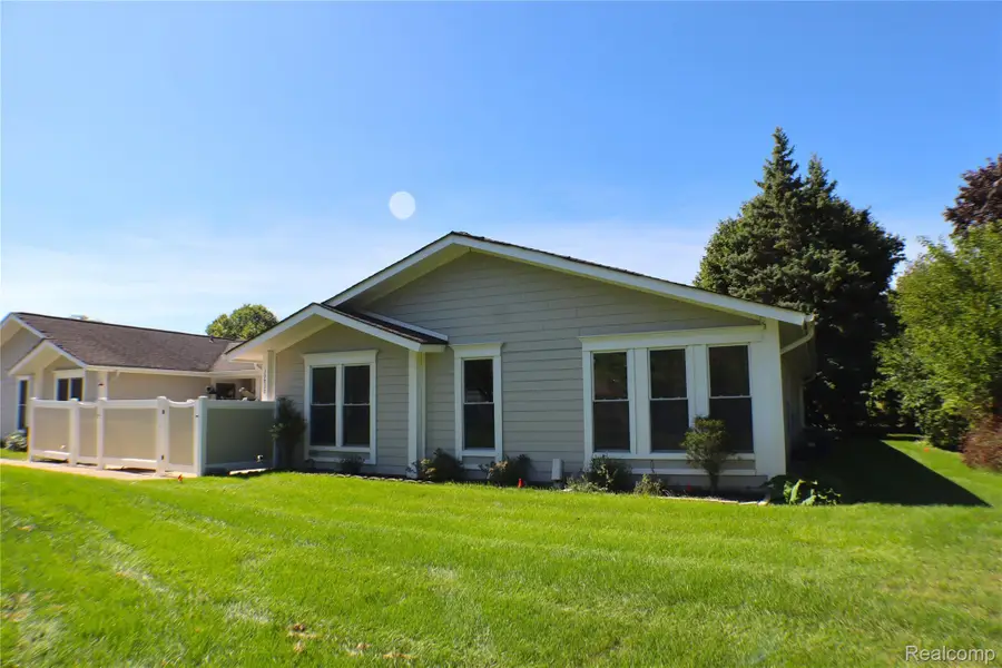 39838 Village Wood Circle, Novi, MI 48375 - #2