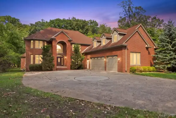 8610 Ferry Road, GrosseIle, MI 48138