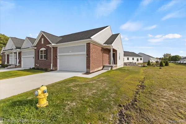 1439 Lincoln Street #37, Lapeer, MI 48446