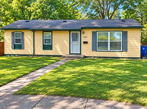 2921 E Pierson Road, Flint, MI 48506