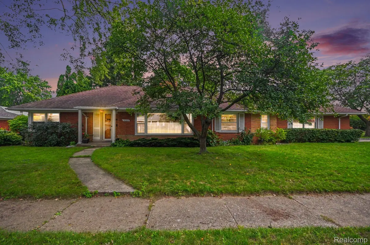 19925 E William Court, Grosse Pointe Woods, MI 48236 - #1