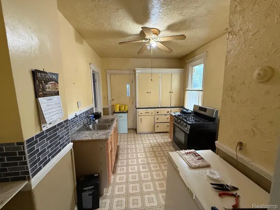 7743 E Canfield Street, Detroit, MI 48214 - #2