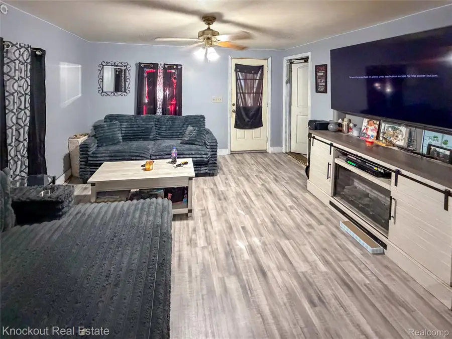 3916 Mackinaw Street, Saginaw, MI 48602 - #2