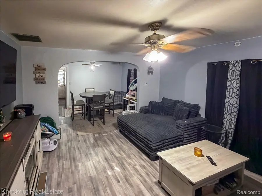 3916 Mackinaw Street, Saginaw, MI 48602 - #3