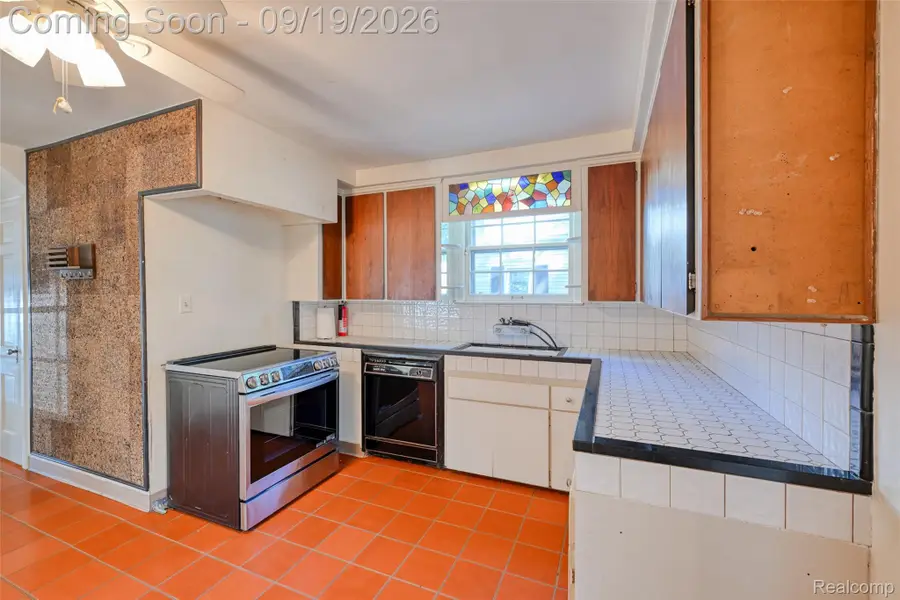 1046 Oakridge Avenue, Royal Oak, MI 48067 - #3