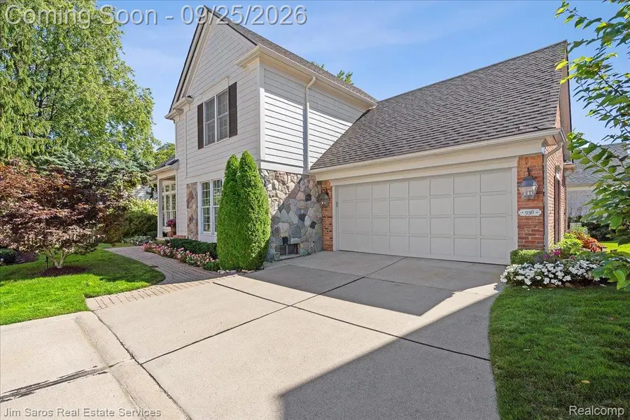 936 Lochmoor Place, Grosse Pointe Woods, MI 48236 - #3
