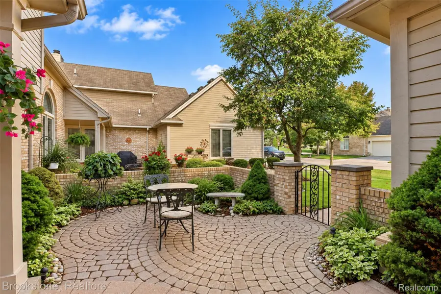 16820 Crystal Drive #17, Macomb, MI 48042 - #2