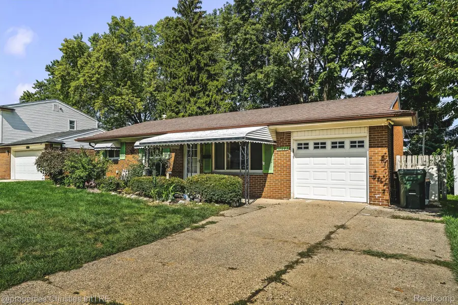 11283 Plumridge Boulevard, Sterling Heights, MI 48313 - #3