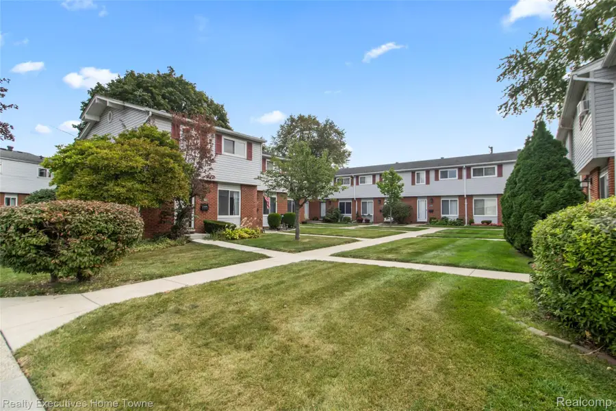 27962 Eastwick Square, Roseville, MI 48066 - #3