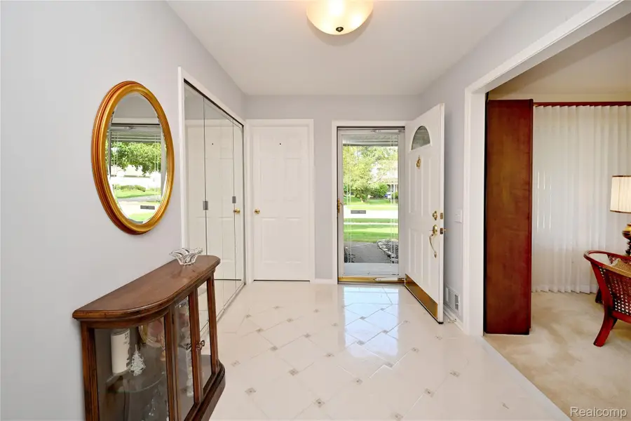 5104 Prentis Drive, Troy, MI 48085 - #3