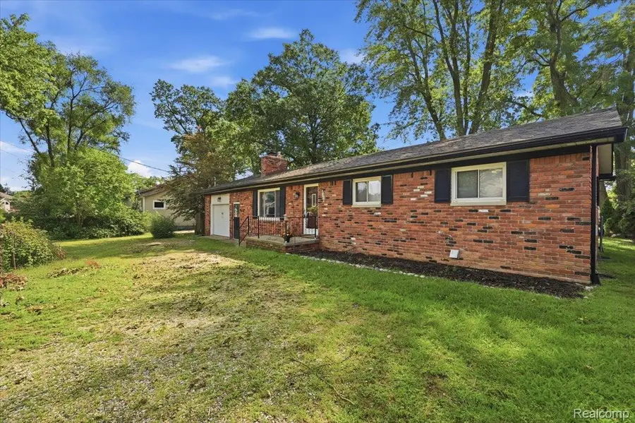 7249 2nd Street, West Bloomfield, MI 48324 - #2