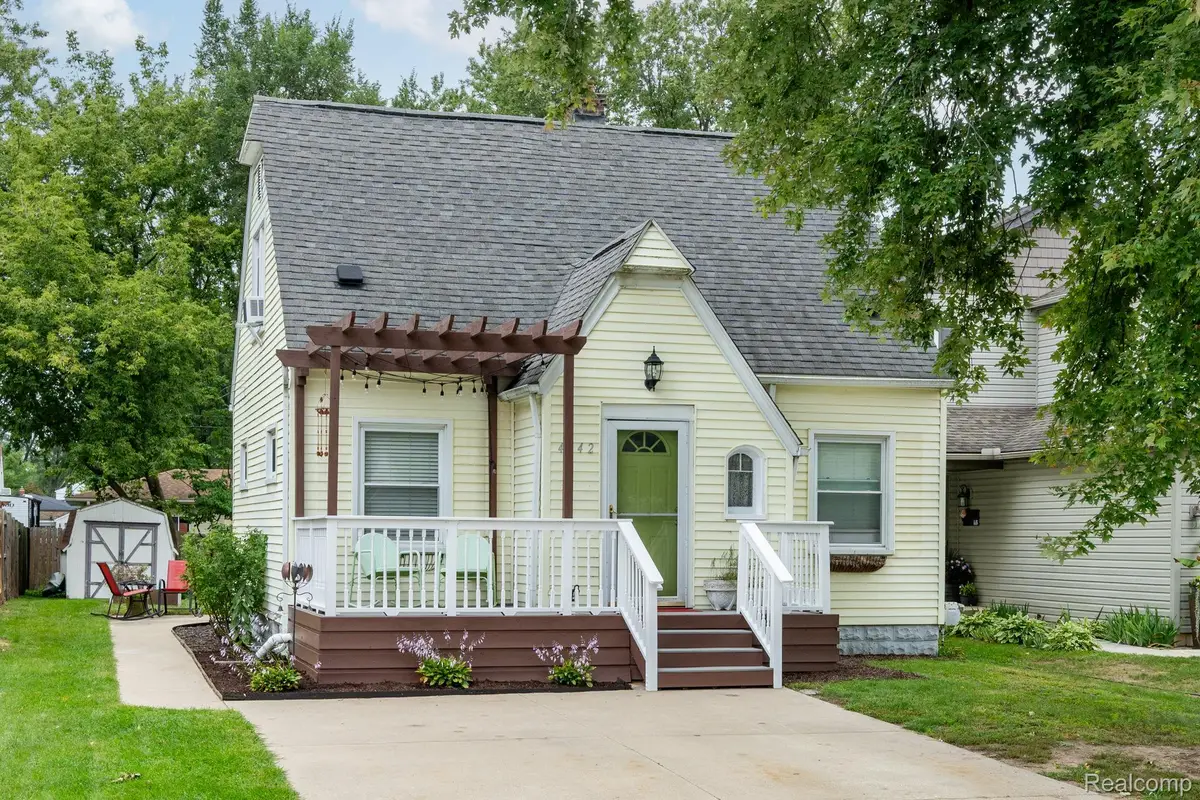 4042 Louella Drive, Waterford, MI 48329 - #1
