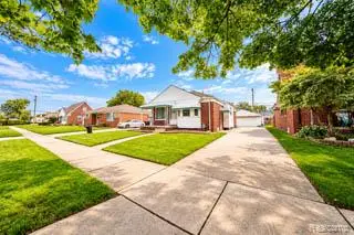 15228 Warwick Avenue, Allen Park, MI 48101 - #2