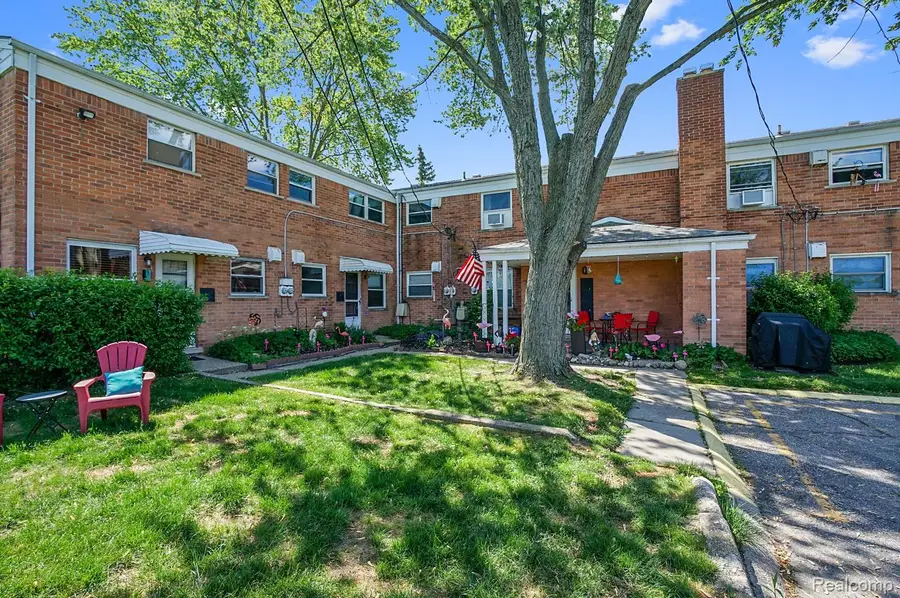2906 W 13 Mile Road #3, Royal Oak, MI 48073 - #2