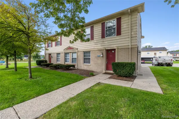 106 Princeton Drive, SouthLyon, MI 48178